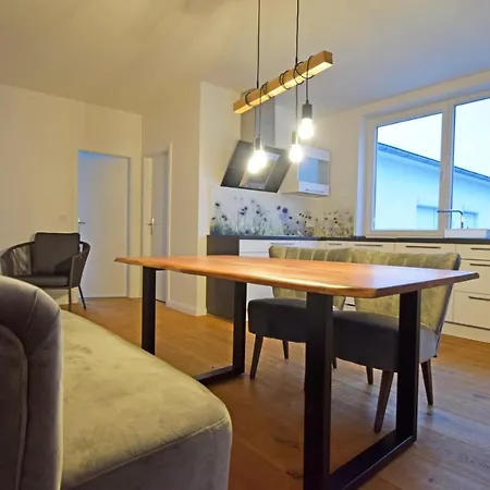 Apartment Air 14